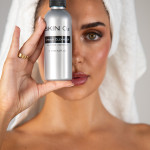 Sữa Rửa Mặt Skin O2 Cream Cleanser-san-pham/skin-o2-cream-cleanser/so2-cream-cleanser-image-product-femalemodelholding-006.jpg